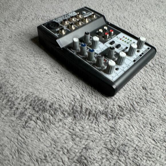 Behringer Xenyx 502 5-input 2-Bus Mixer w/ Xenyx Mic Preamp & British Equalizer - Picture 5 of 7